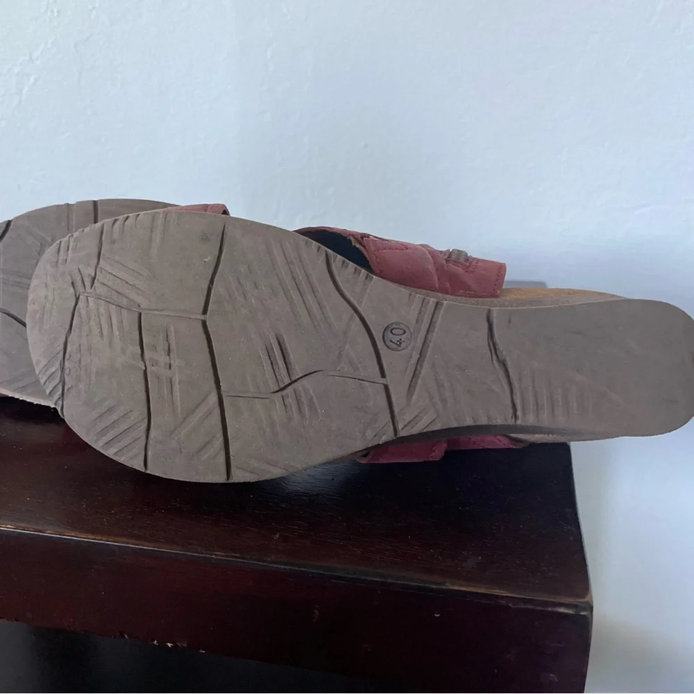 Miz Mooz  Women's Wedge Heel Sandal - Red  Size 9-9.5 EU 40 - Picture 6 of 12